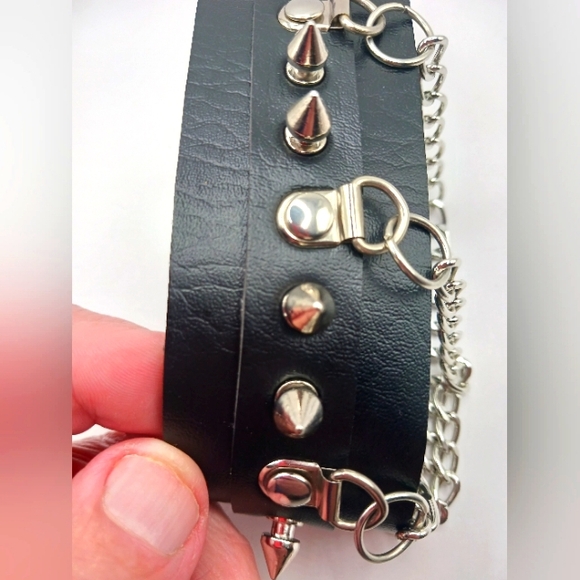 Gothic Spiked and  Chains Necklace-Choker  Leather-Black-New - Picture 8 of 10